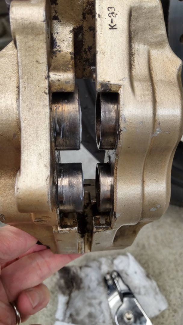 純正フロントブレーキキャリパー cb400sf cbr400rr nsr250r