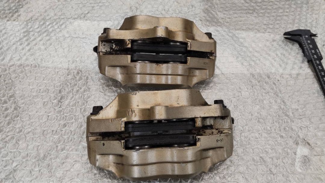 純正フロントブレーキキャリパー cb400sf cbr400rr nsr250r