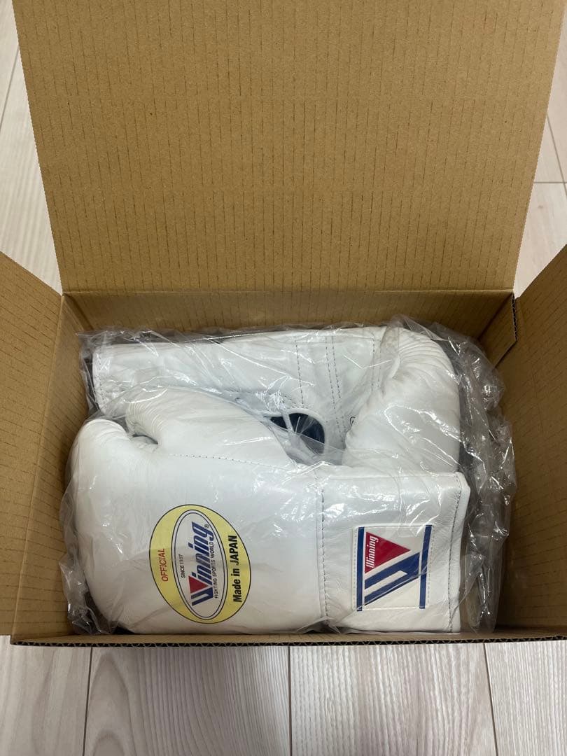 【新品未使用】　ウイニング　8オンス　ボクシンググローブ　白ホワイト