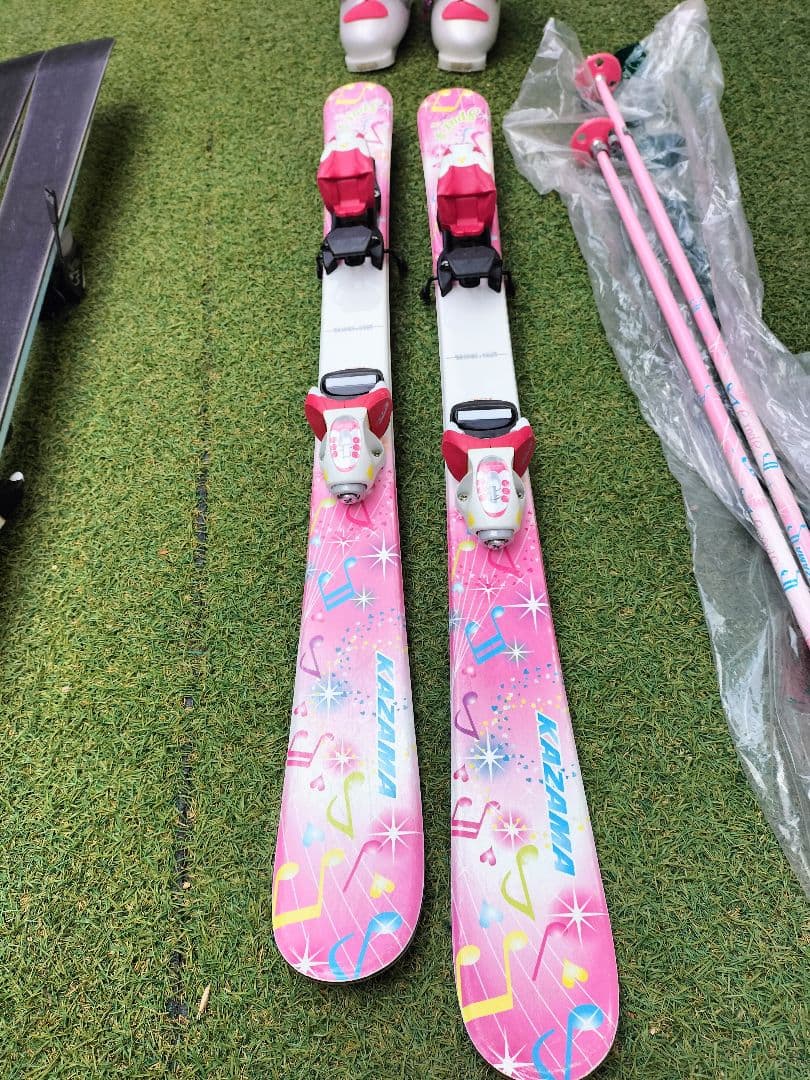 子供用　スキー板セット　ブーツ　ストック付き　おまけのブーツも