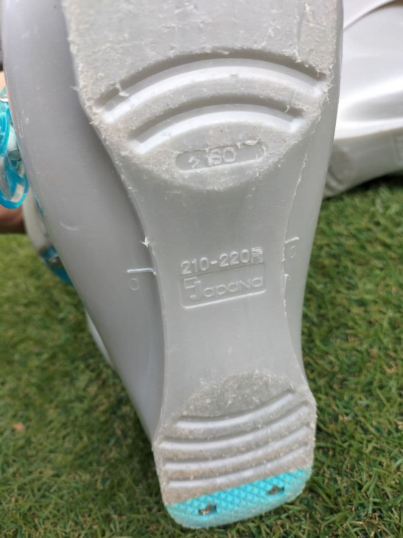 子供用　スキー板セット　ブーツ　ストック付き　おまけのブーツも