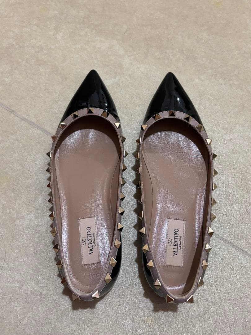 VALENTINO スタッズ付きフラットシューズ 37.5