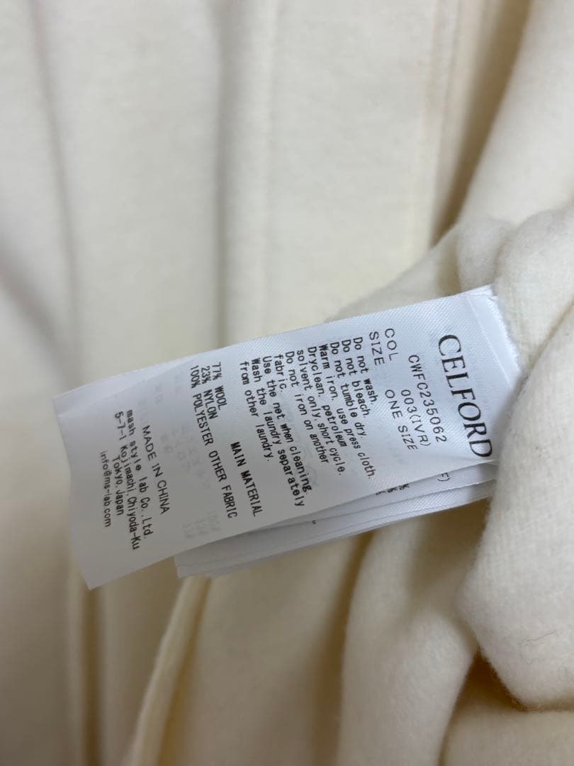 セルフォード　ファーポンチョコート　アイボリー　ホワイト