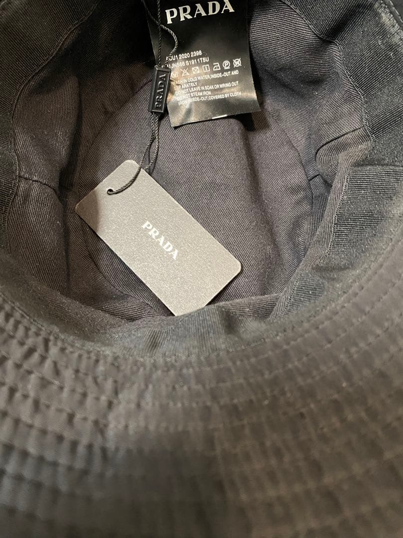 PRADAブラックナイロン　バケットハットM『タグ付き』