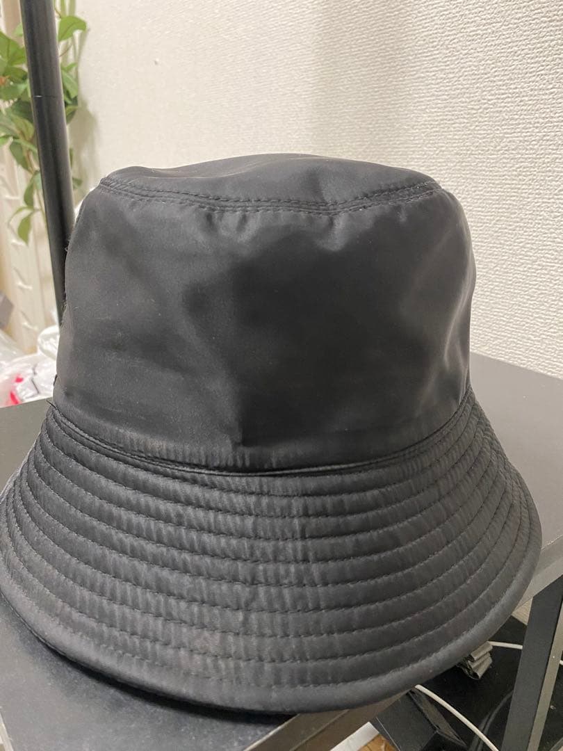 PRADAブラックナイロン　バケットハットM『タグ付き』