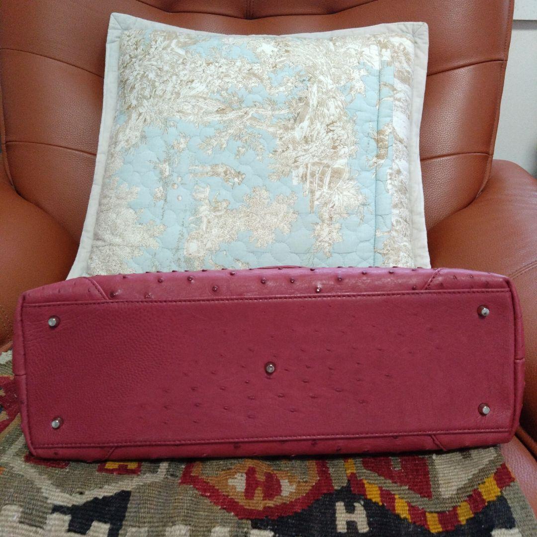 スタッズ付きオーストリッチバッグJRA。未使用に近い。