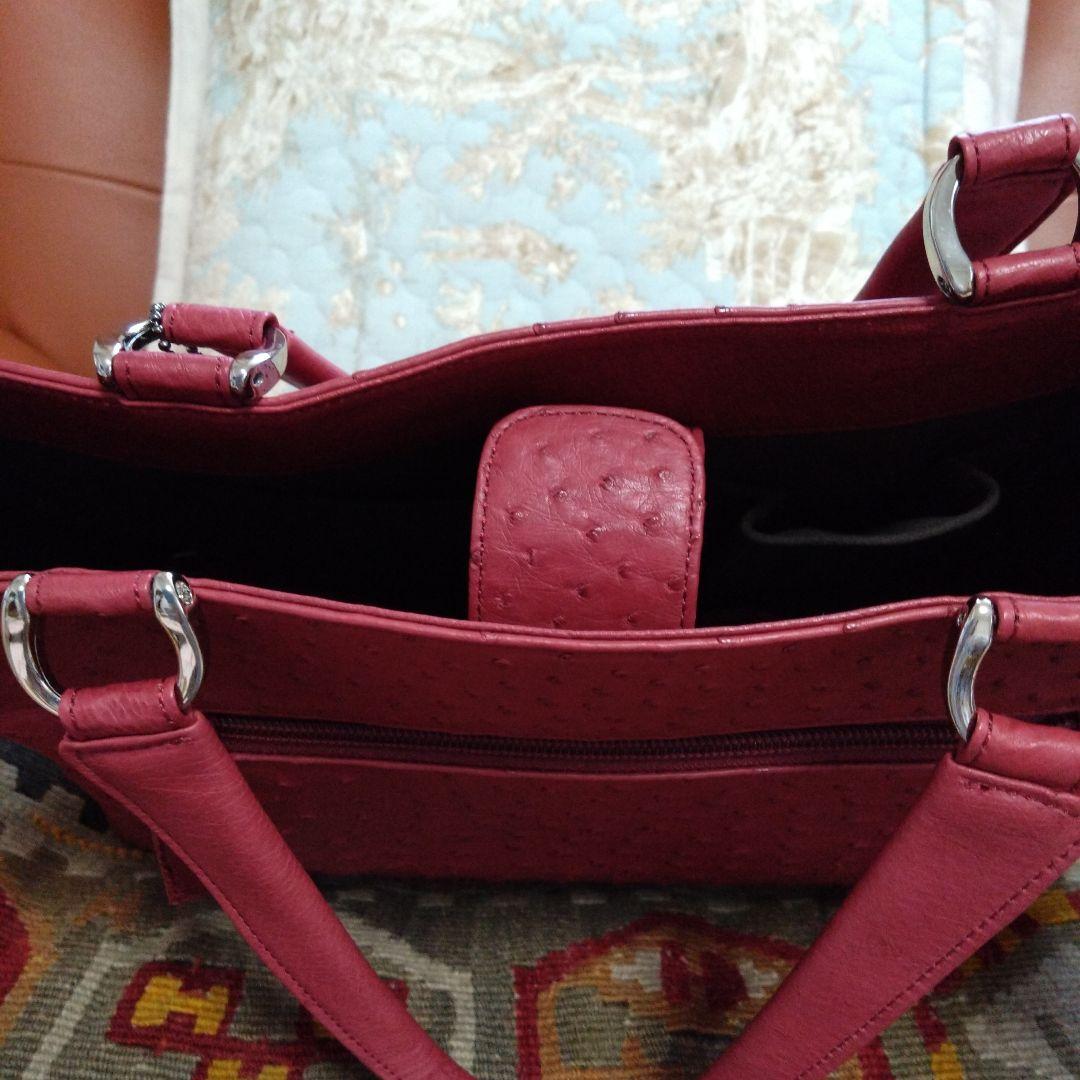 スタッズ付きオーストリッチバッグJRA。未使用に近い。