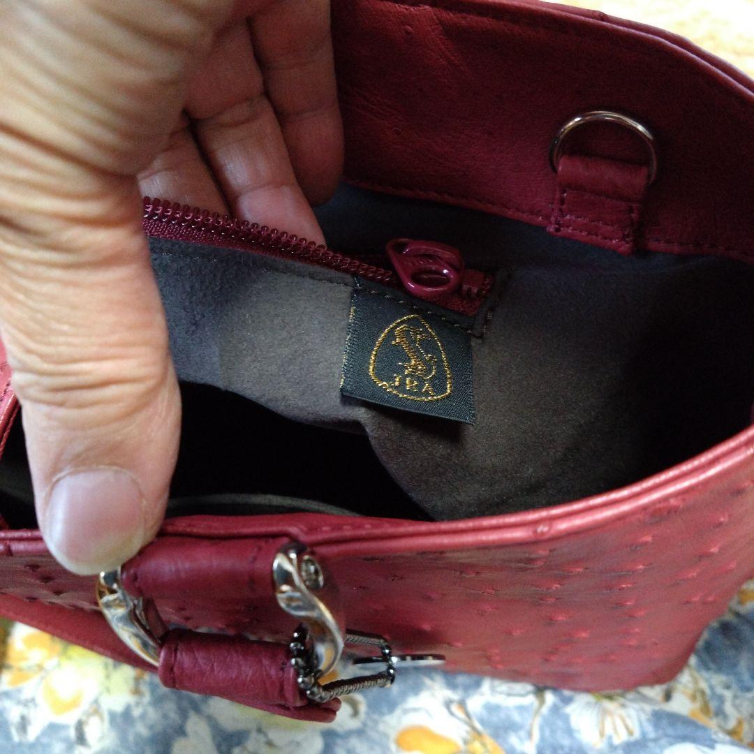 スタッズ付きオーストリッチバッグJRA。未使用に近い。