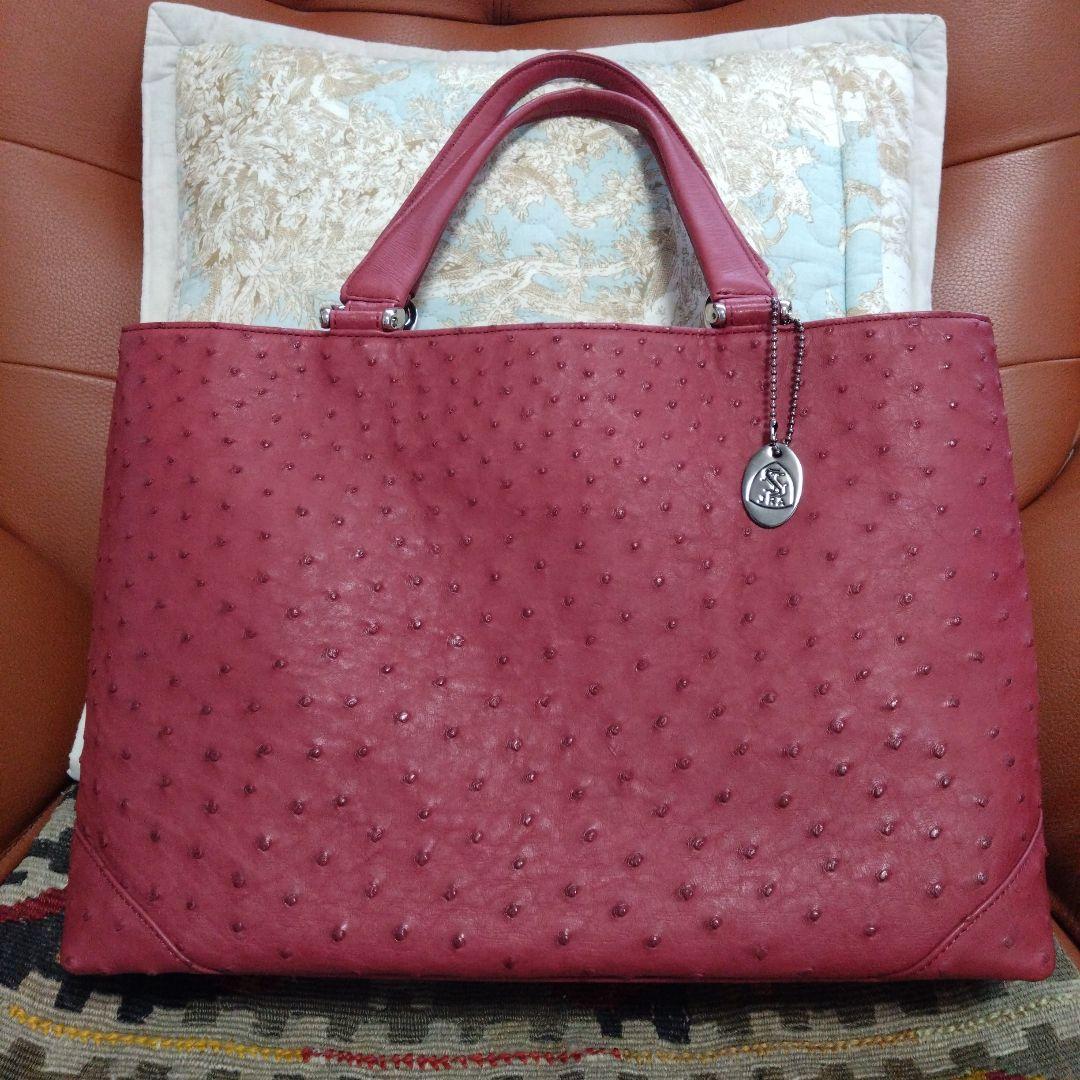 スタッズ付きオーストリッチバッグJRA。未使用に近い。