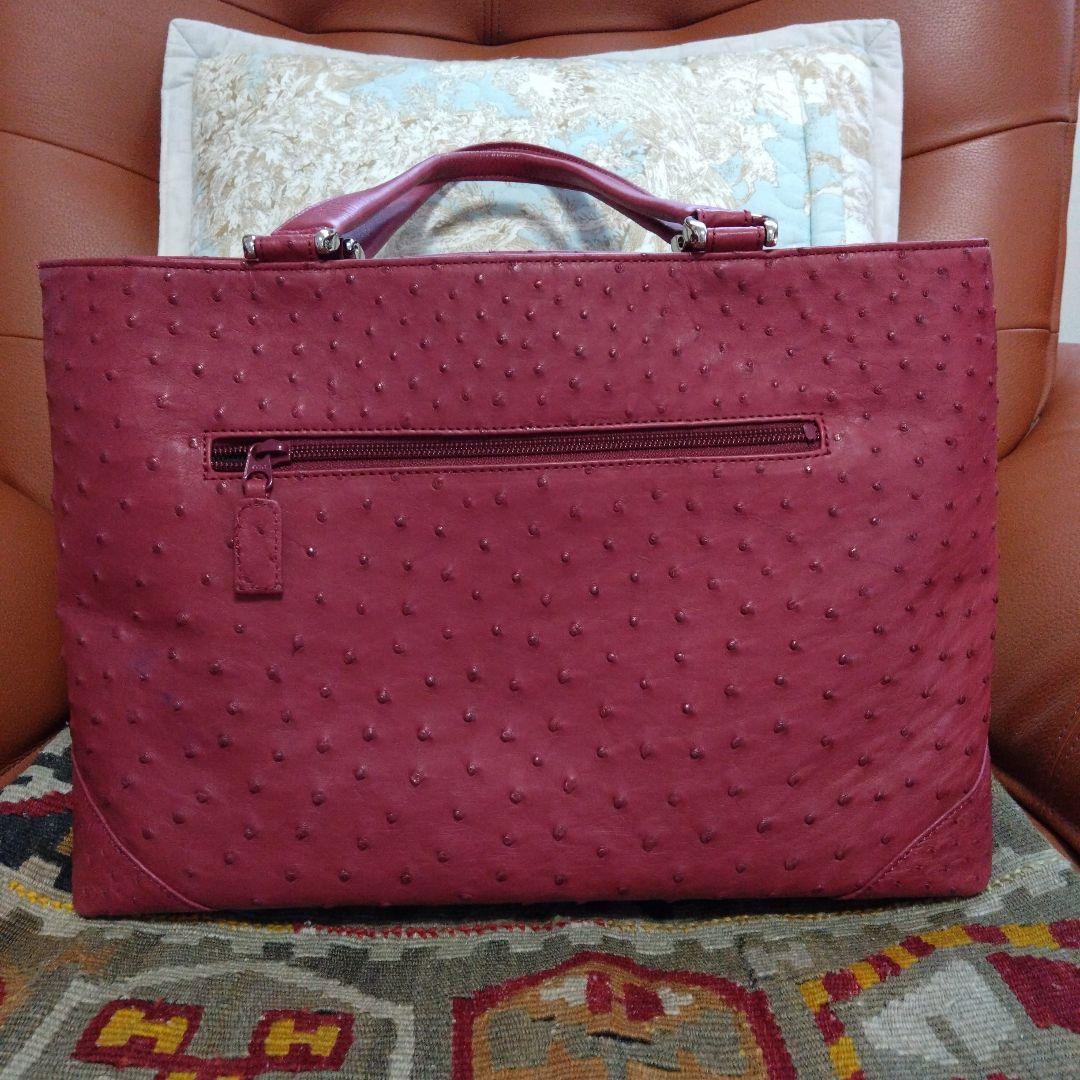 スタッズ付きオーストリッチバッグJRA。未使用に近い。
