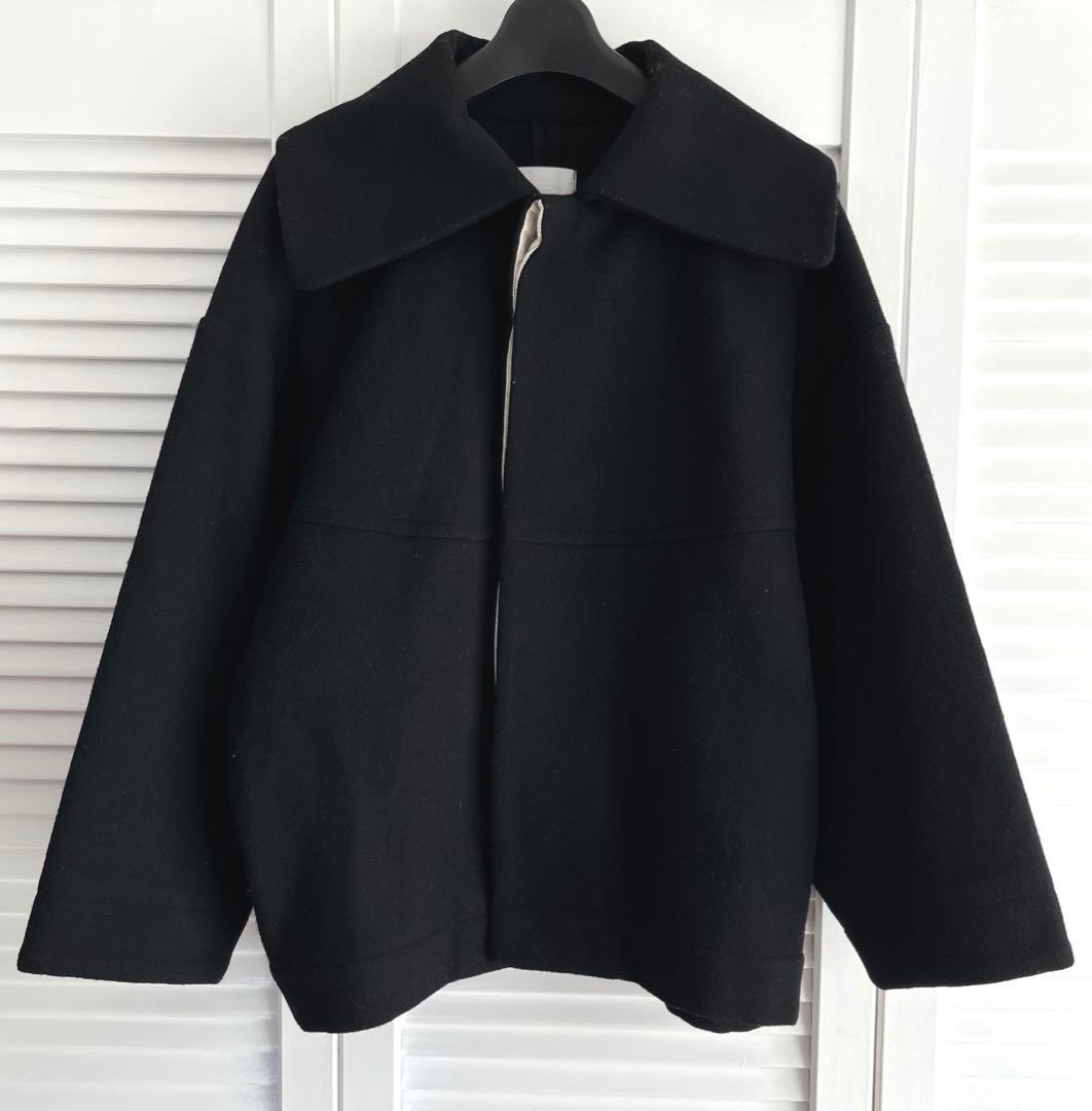 美品　Honnete ショートバルーンコート　ポーランド製　ブラック