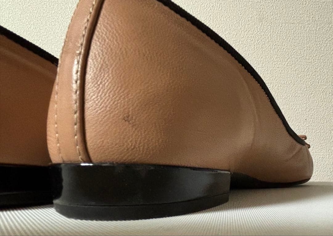 みーちゃん　PRADA バレエシューズ ベージュ/ブラック　37 1/2