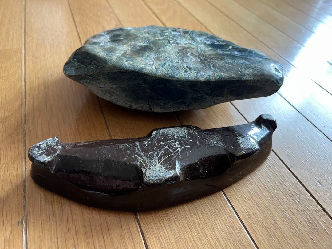 蛇石　天然石　パワーストーン　台座付き