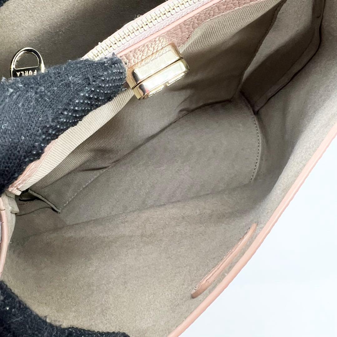 美品✨フルラ　ショルダーバッグ　ダナエ　レザー　ピンク　2way　現行