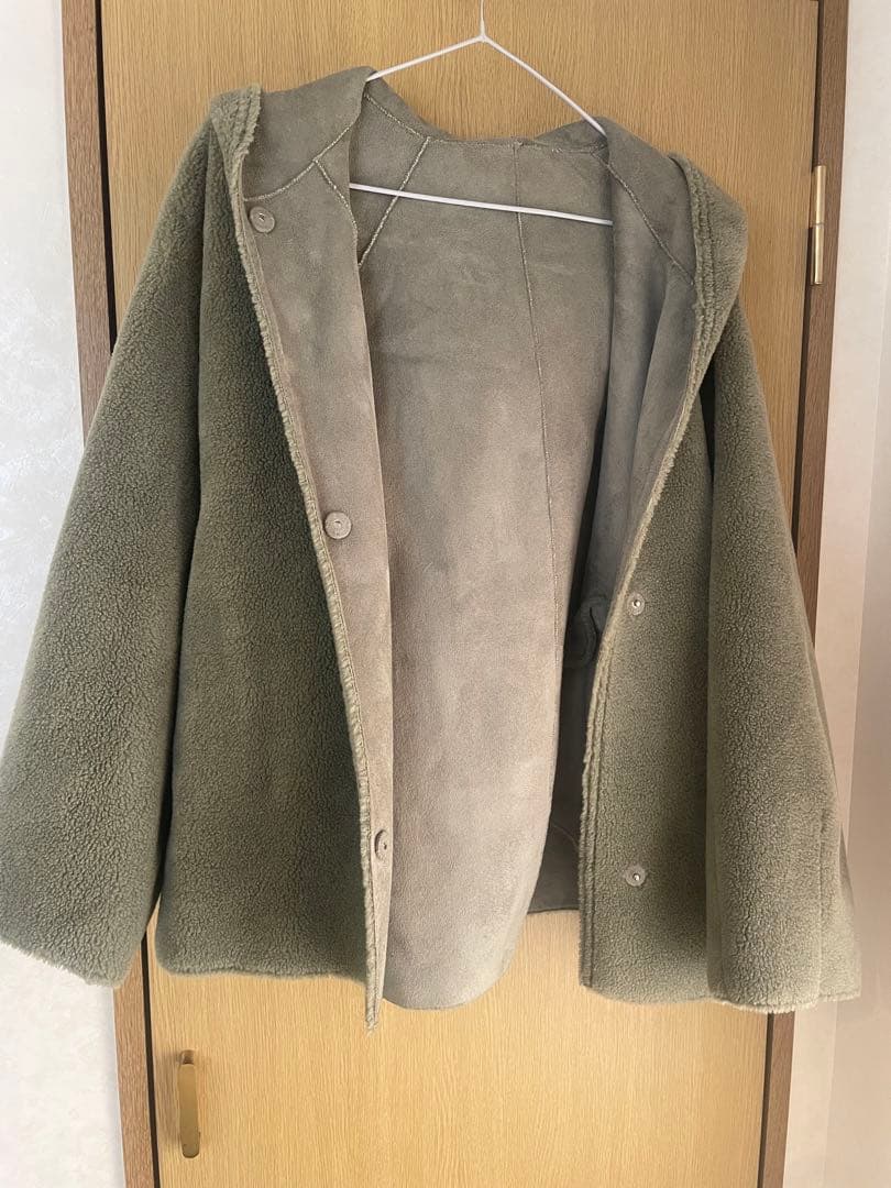 本日出品終了です。 スタニングルアー　フェイクムートンフーディ　ファー