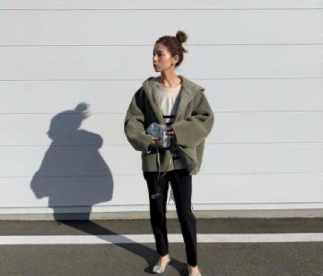 本日出品終了です。 スタニングルアー　フェイクムートンフーディ　ファー