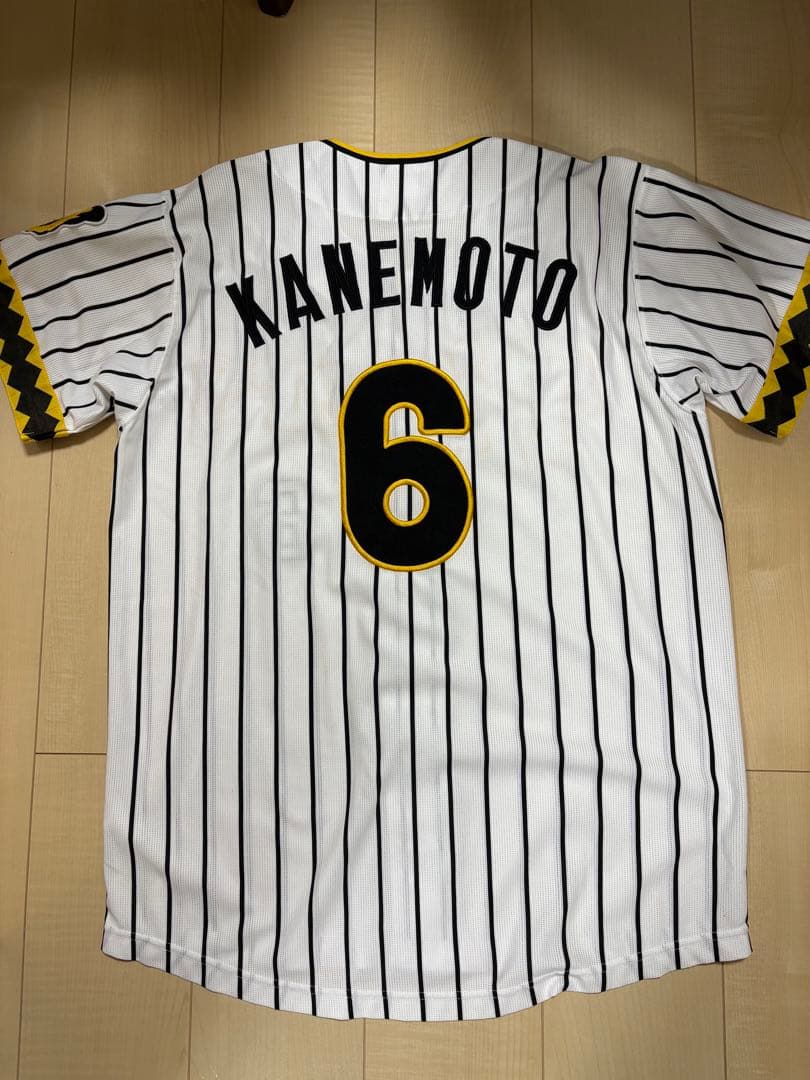 阪神 輝流　ユニフォーム 金本 L 復刻　鉄人