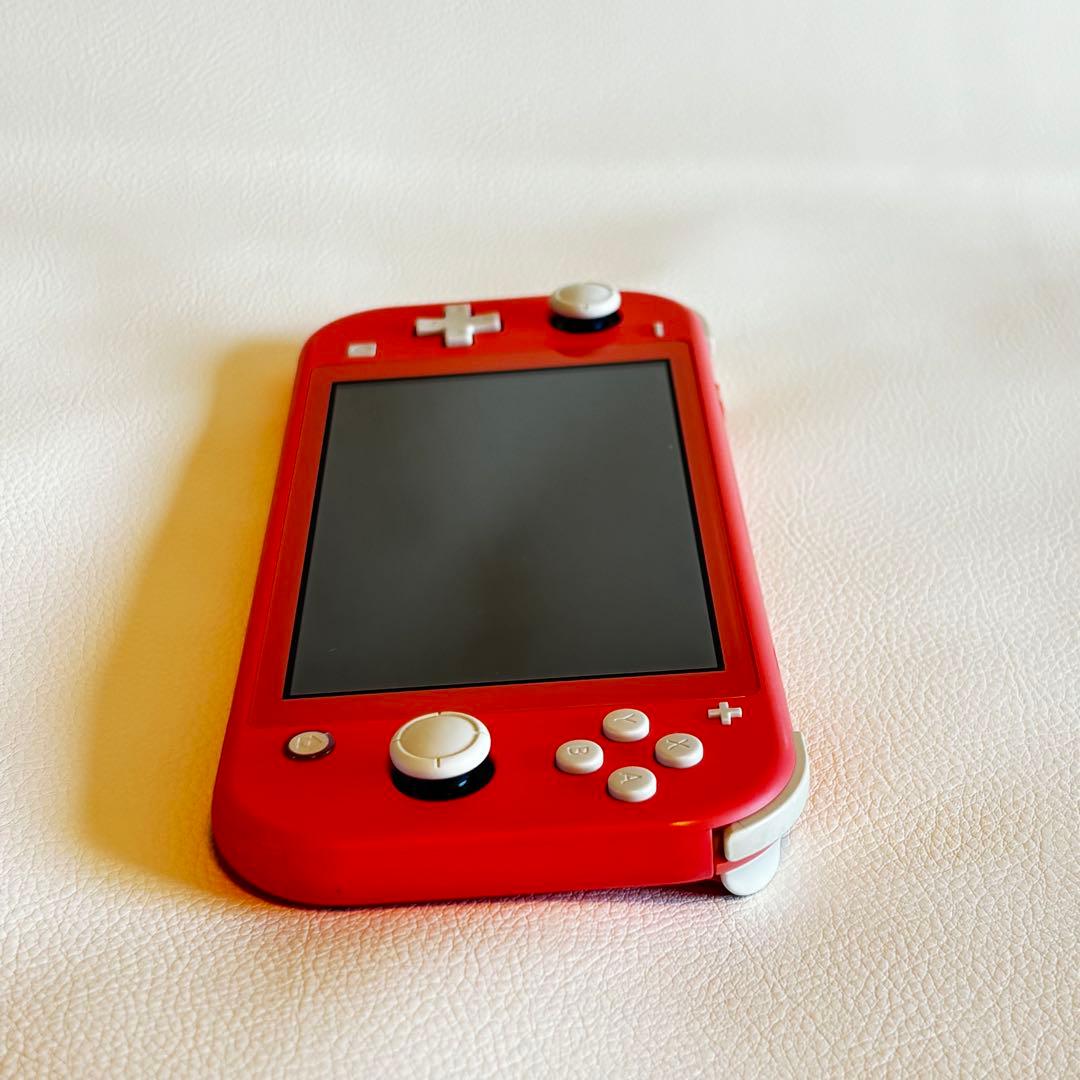 Nintendo Switch Lite 赤