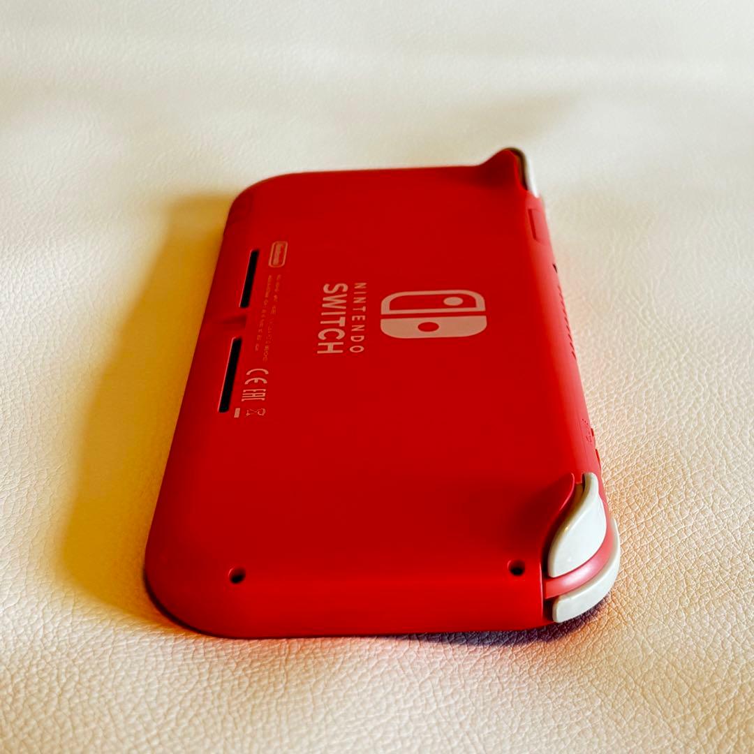 Nintendo Switch Lite 赤