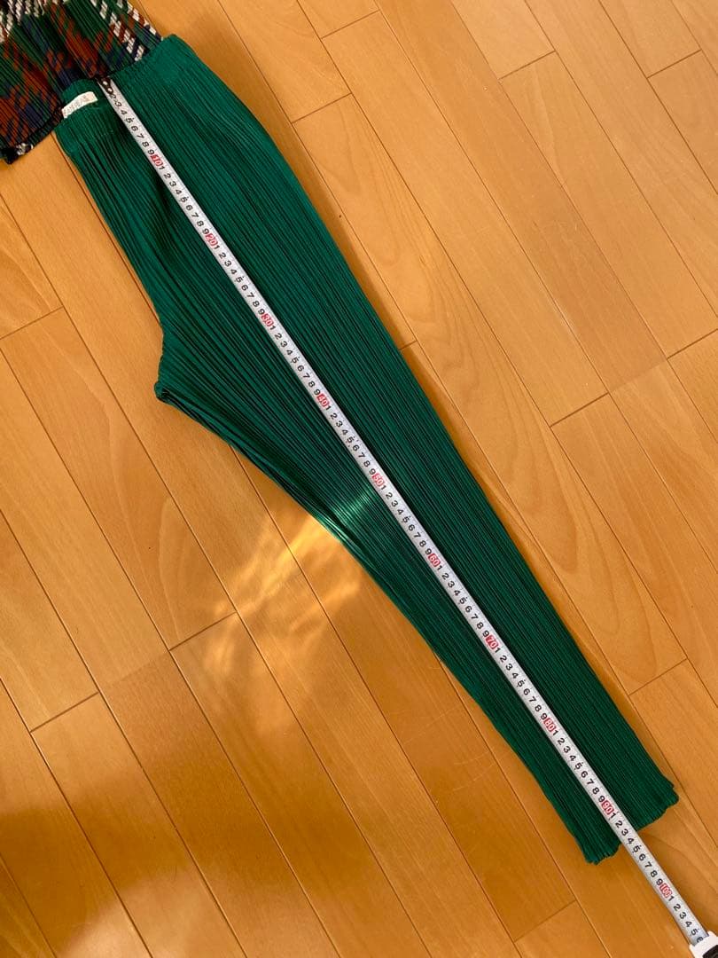 PLEATS PLEASE グリーンプリーツパンツ