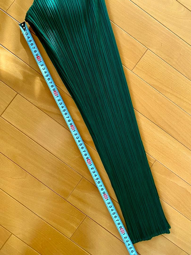 PLEATS PLEASE グリーンプリーツパンツ