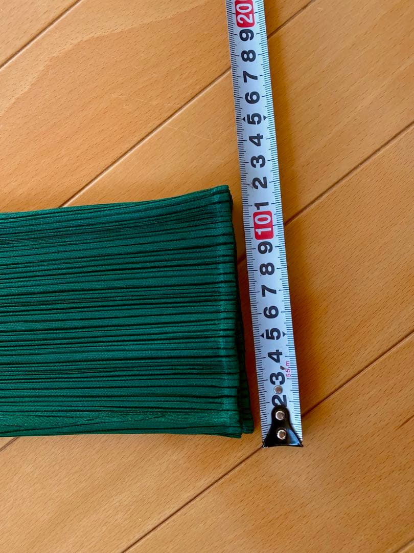PLEATS PLEASE グリーンプリーツパンツ