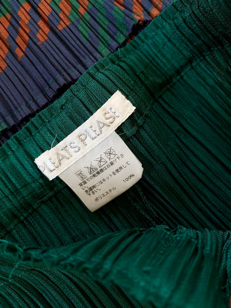 PLEATS PLEASE グリーンプリーツパンツ