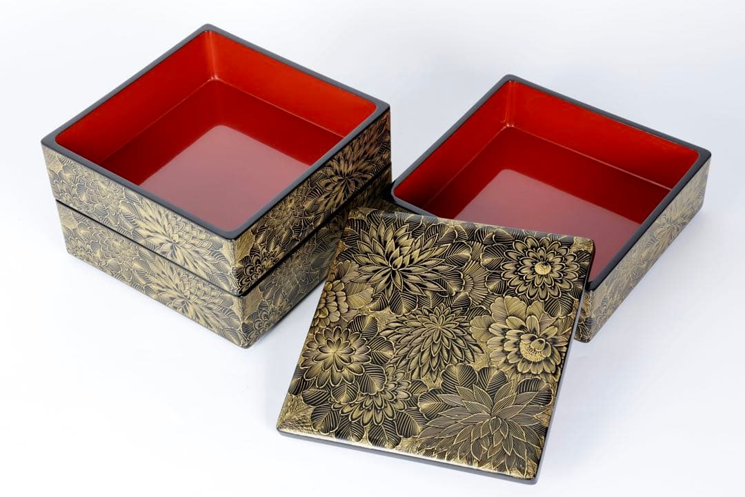 能登輪島塗【涛華堂 八井珠蔵】沈金 花尽図 三段重箱 黒漆 金蒔絵 内朱塗 共箱