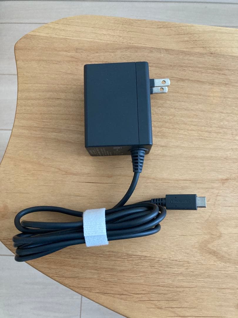 Nintendo switch light イエロー　ライト