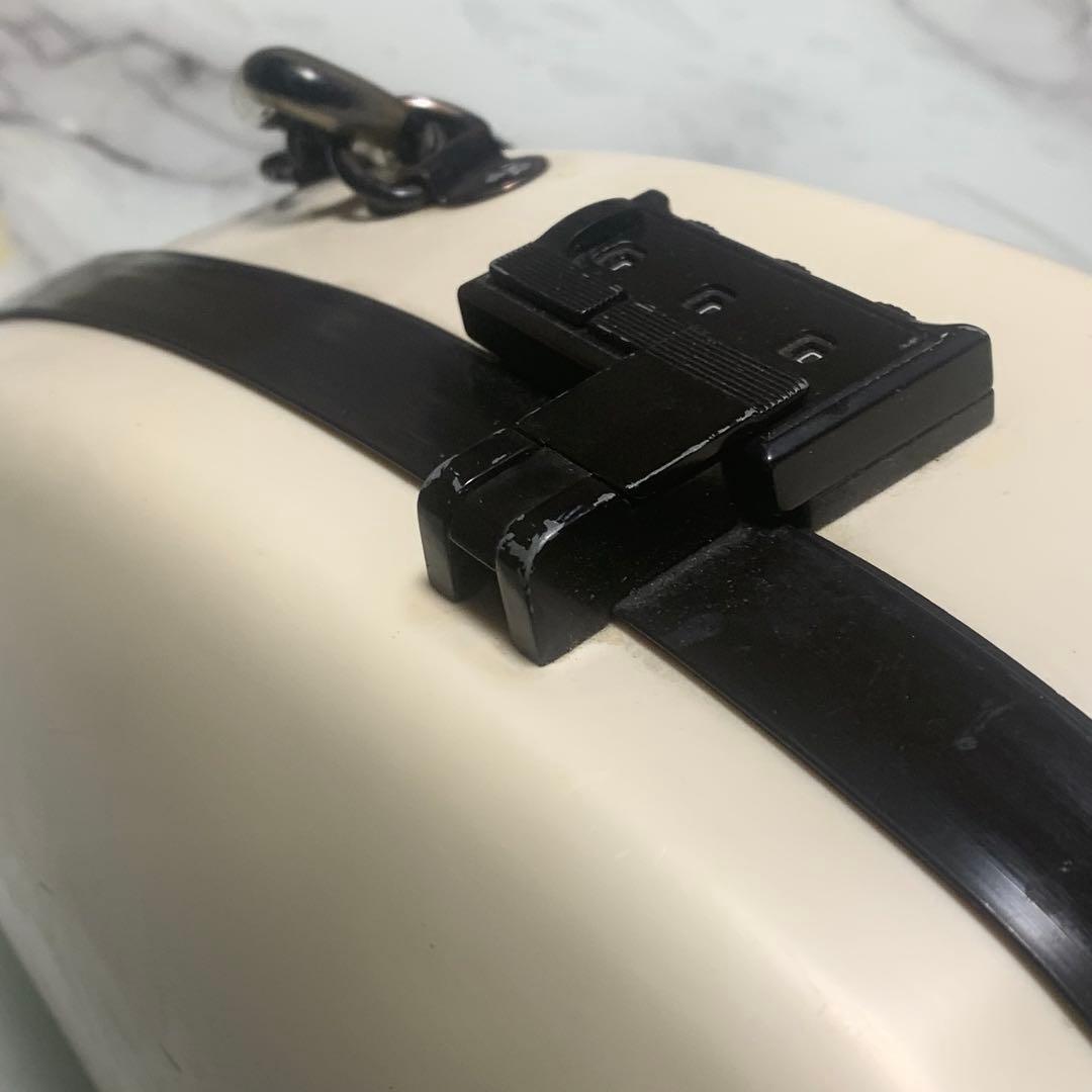 激安■bam ホワイト系 バイオリンケース半月型4/4　ロック機能付き■傷あり