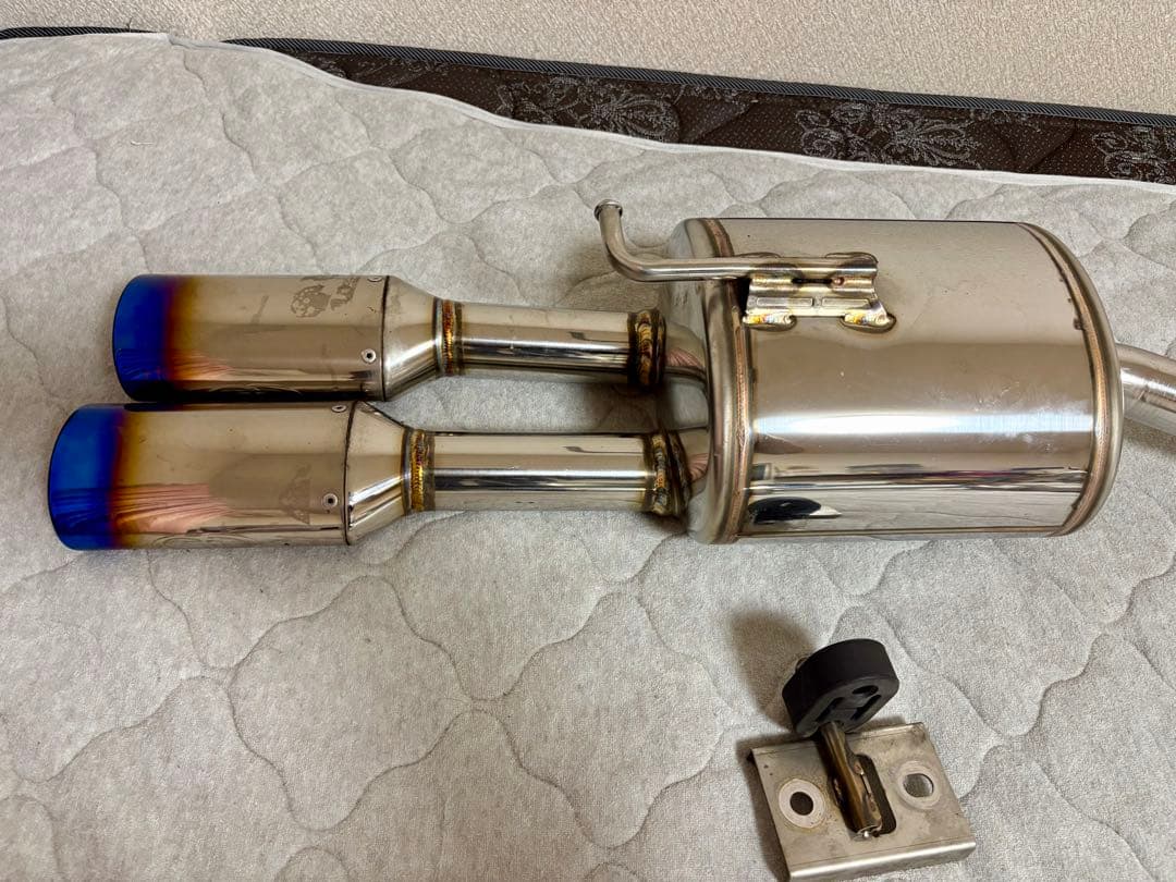 プリウスa マフラー　ガナドール　GANADOR PASION EVO