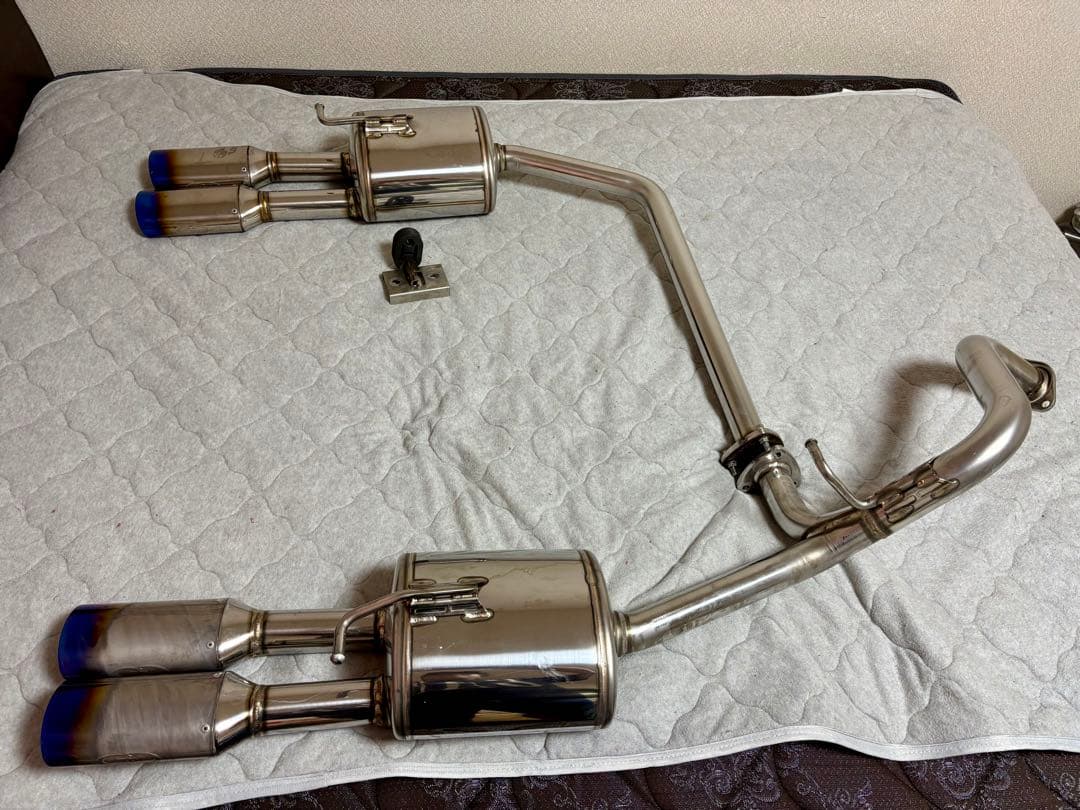 プリウスa マフラー　ガナドール　GANADOR PASION EVO