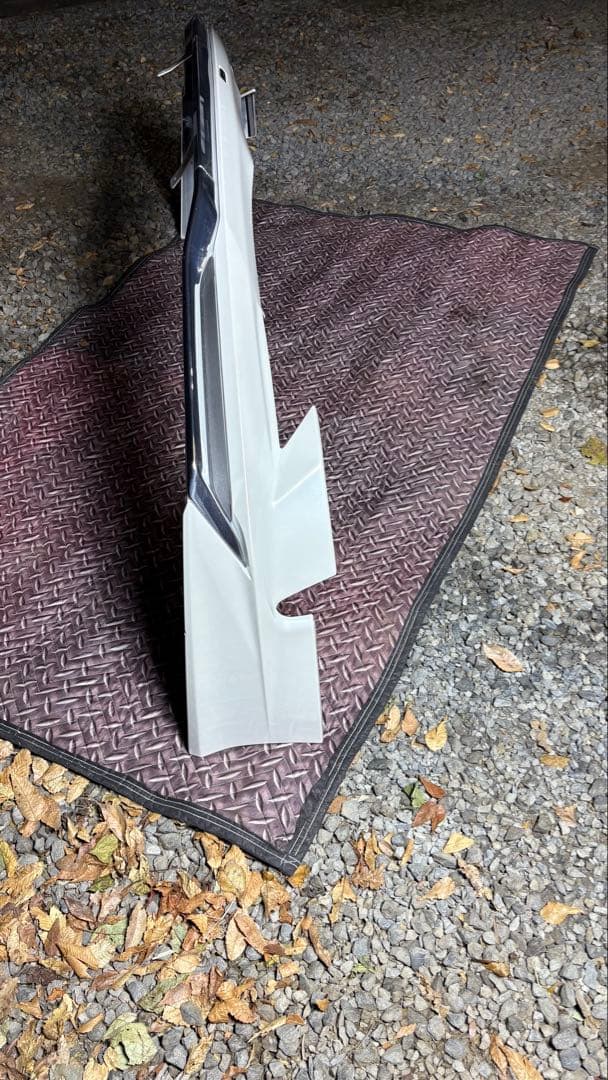 プリウス50後期フロントモデリスタ　美品