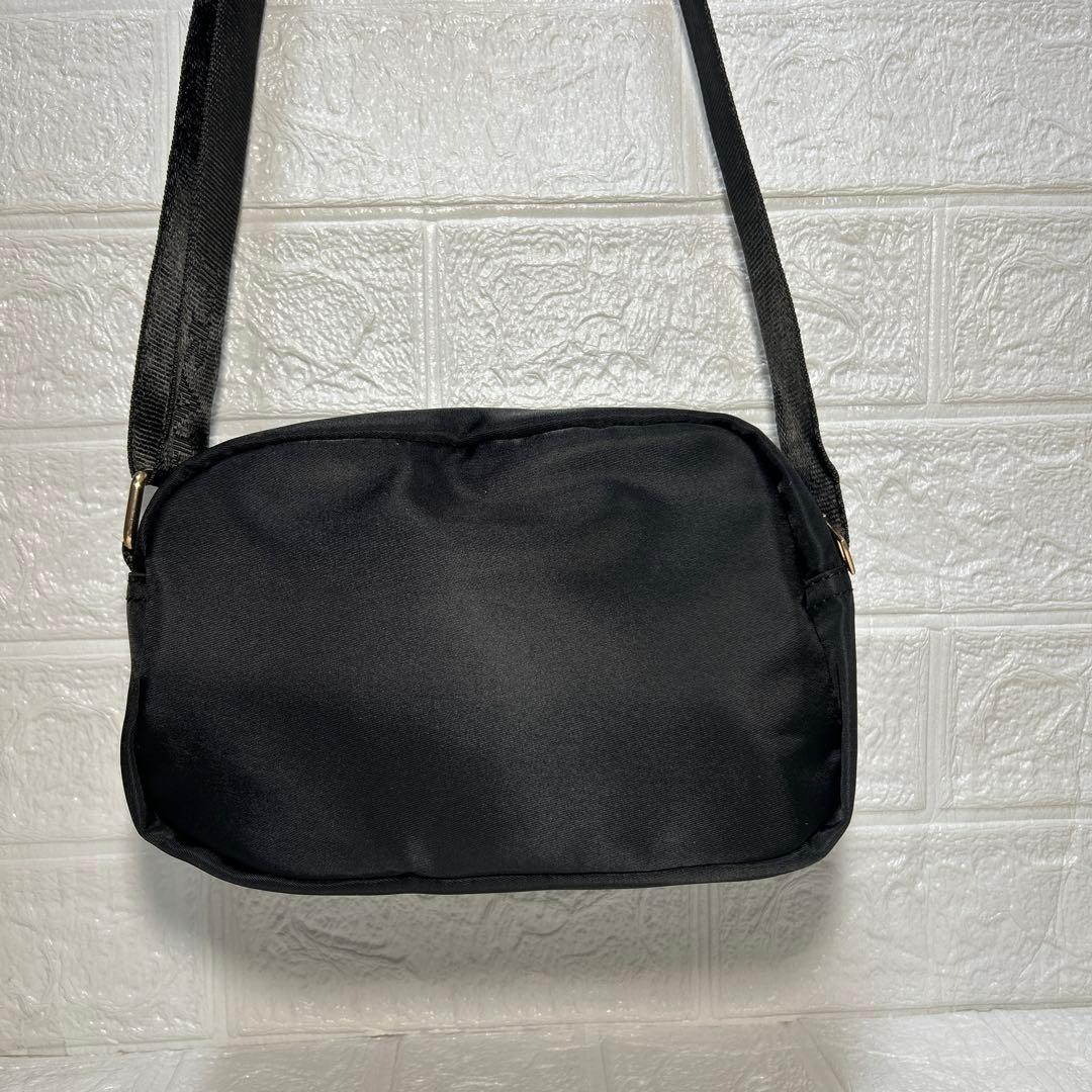 PRADAノベルティショルダーバッグ　ポーチ