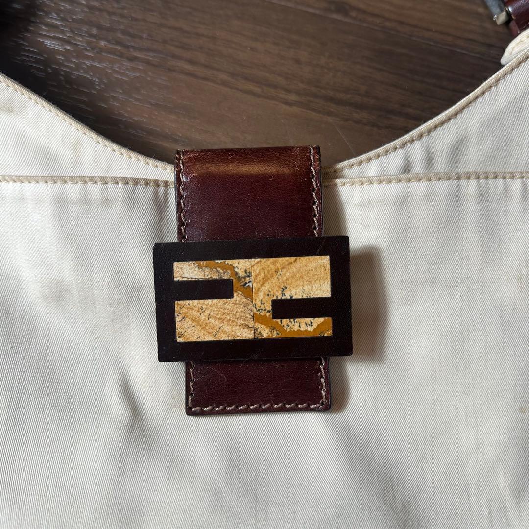 フェンディ　FENDI ショルダーバッグ