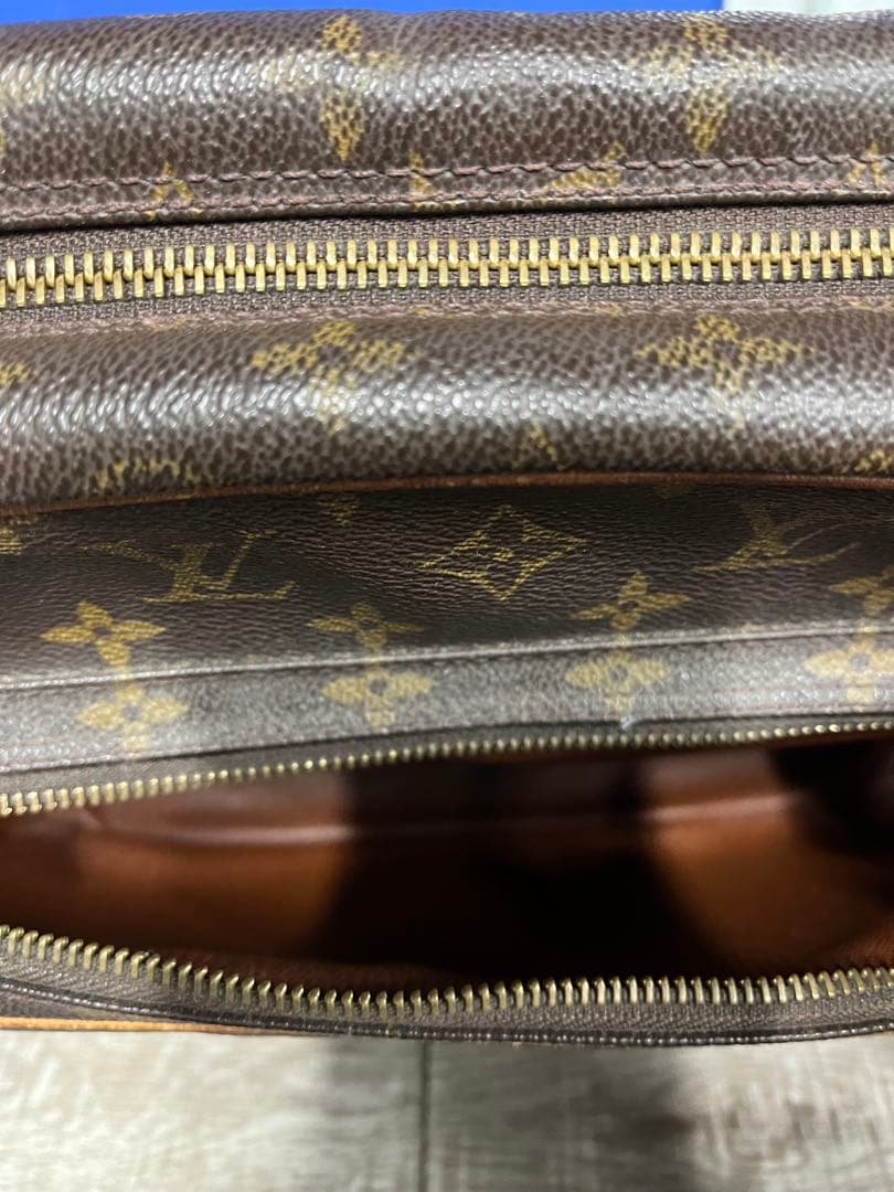 LOUIS VUITTON ルイヴィトン　ショルダーバッグ モノグラム 廃盤