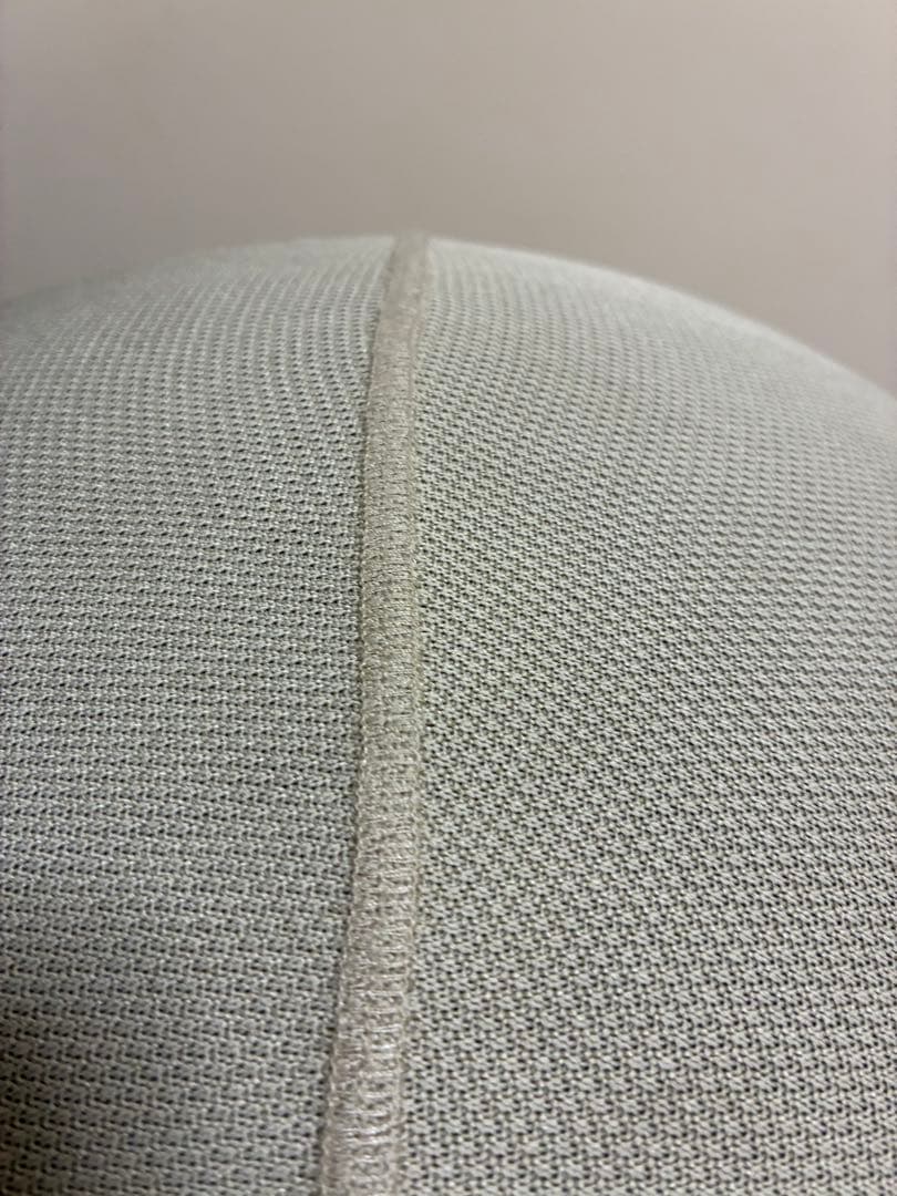 マロウ　mallow ニット　バランスボール　ベージュ