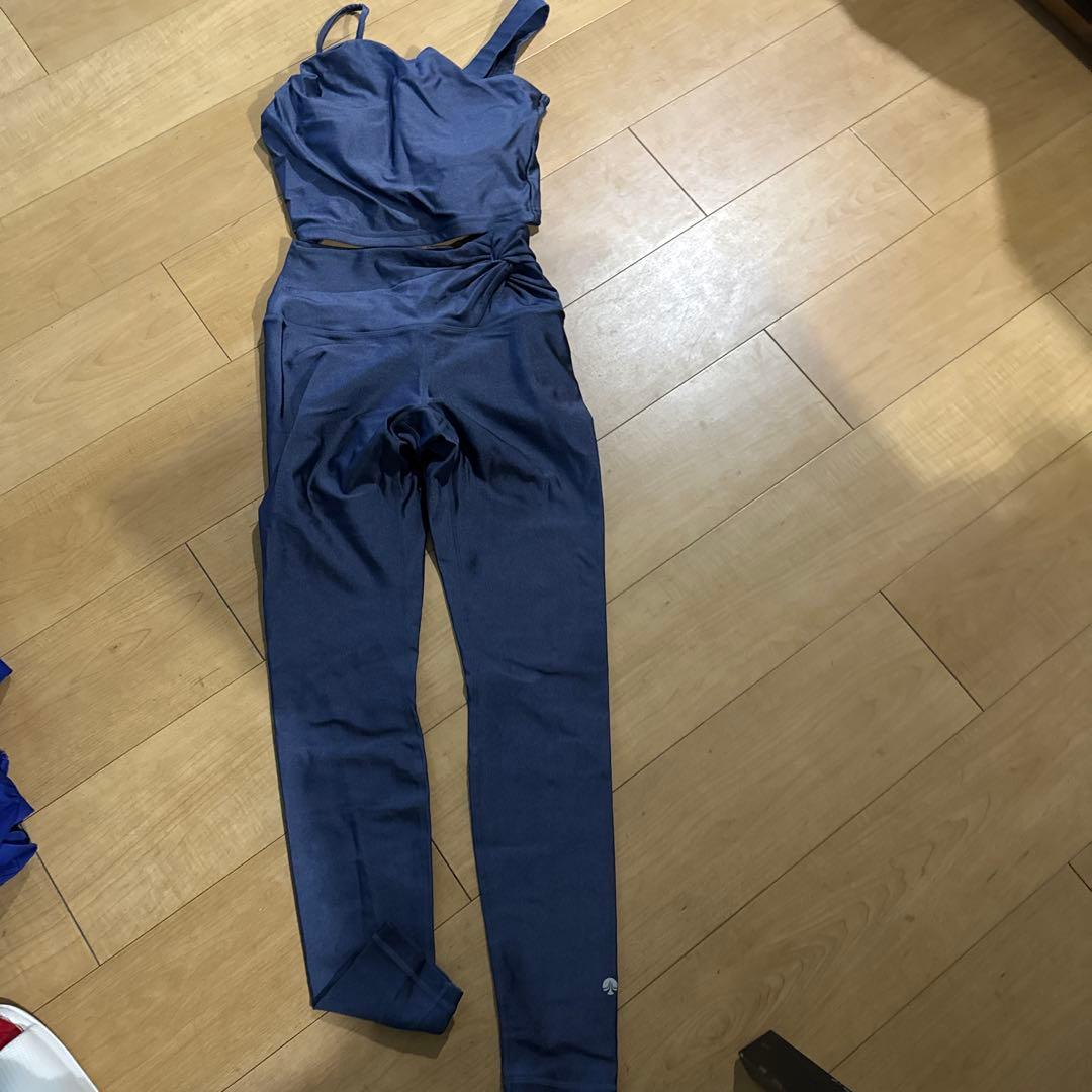 ラバ　今年ダークブルー ヨガウェア セット