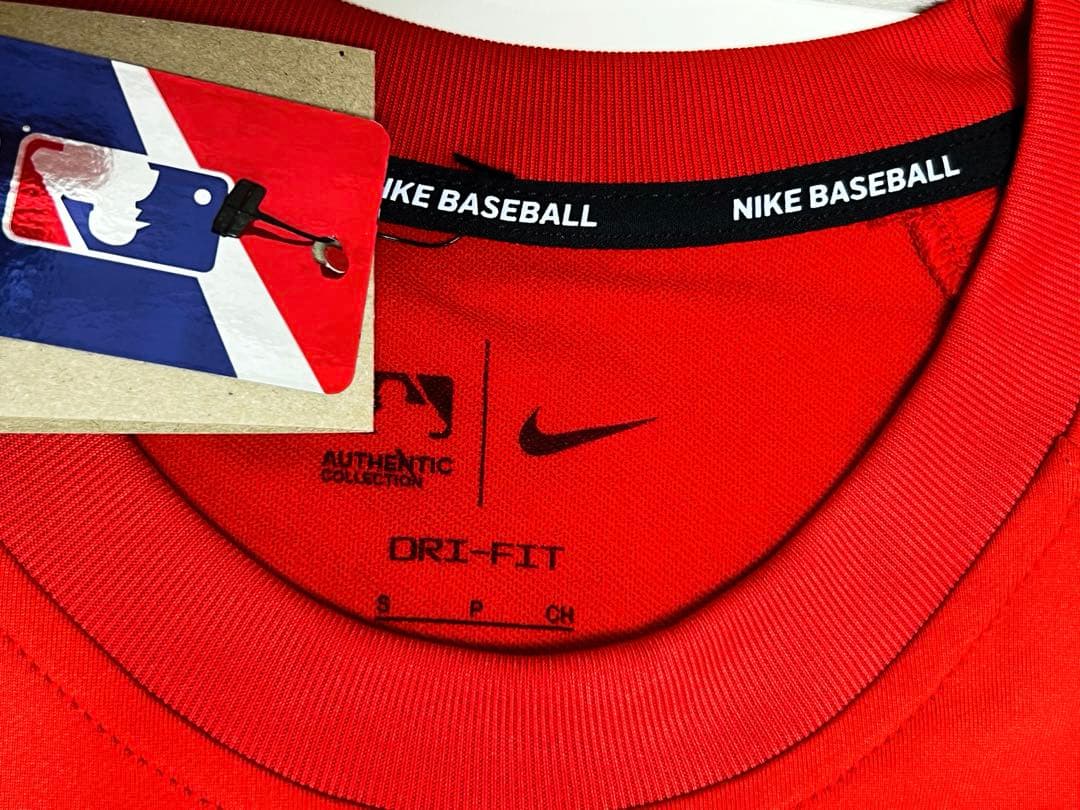 カージナルス パフォーマンスTシャツ USサイズS（日本サイズM相当）