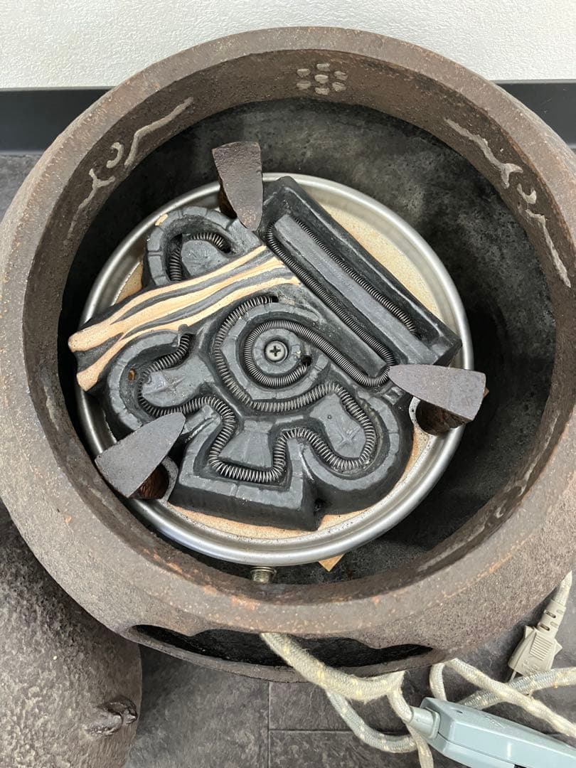 茶道具 茶釜 と 野々田式 炭型ヒーター 鉄瓶 風炉型電熱器