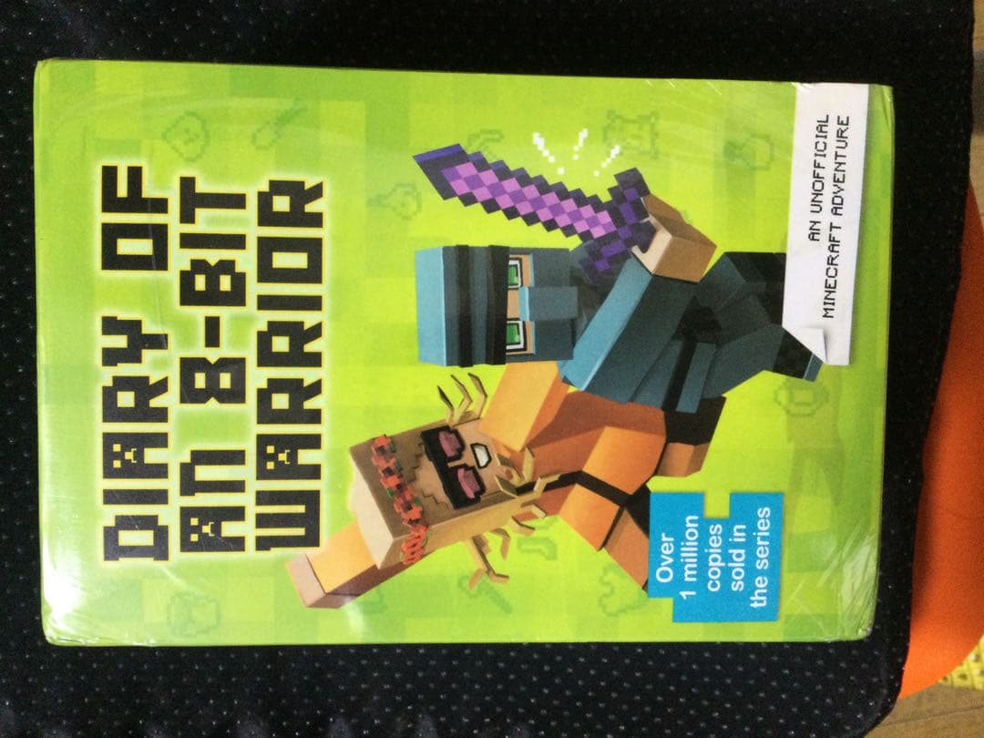 洋書 Minecraft DIARY OF AN 8 BIT WARRIOR