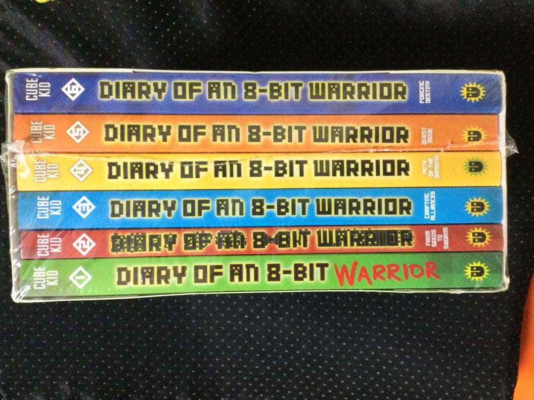 洋書 Minecraft DIARY OF AN 8 BIT WARRIOR