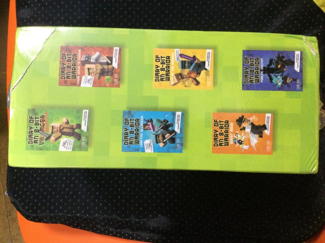 洋書 Minecraft DIARY OF AN 8 BIT WARRIOR