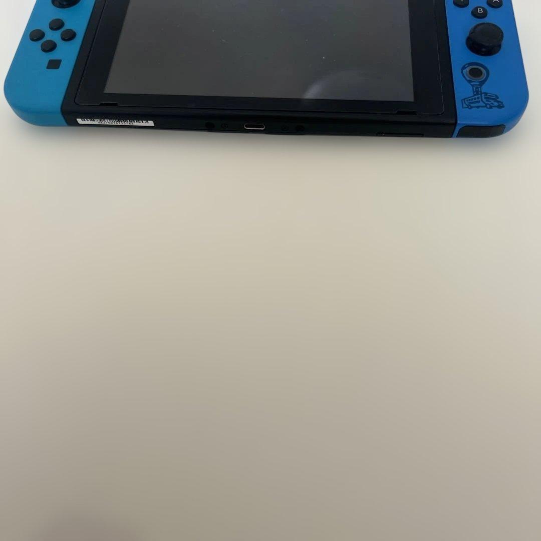 Nintendo Switch 青/黒 本体 充電器、ソフト付き