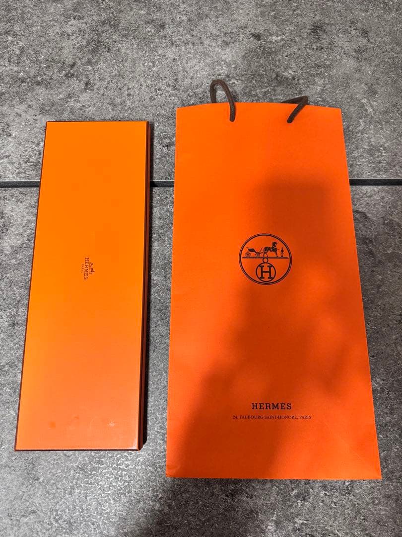 新品同様 エルメス HERMES ブラックニットタイ 専用ボックス付き