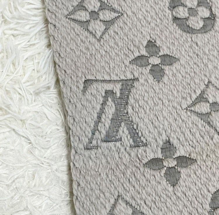 【美品】ヴィトン マフラー エシャルプ　ロゴマニア ライトグレー