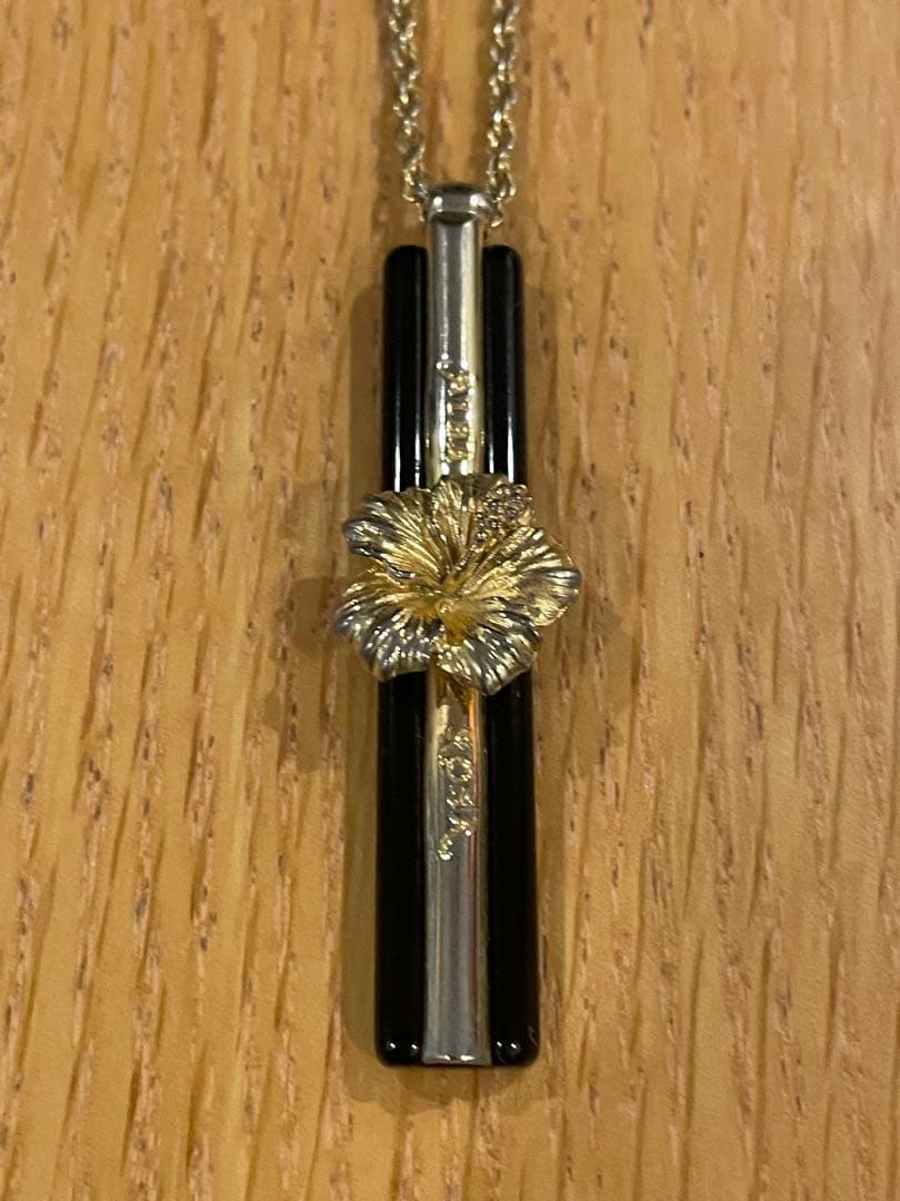 ALBAROSA ロゴネックレス(ブラックxゴールド)