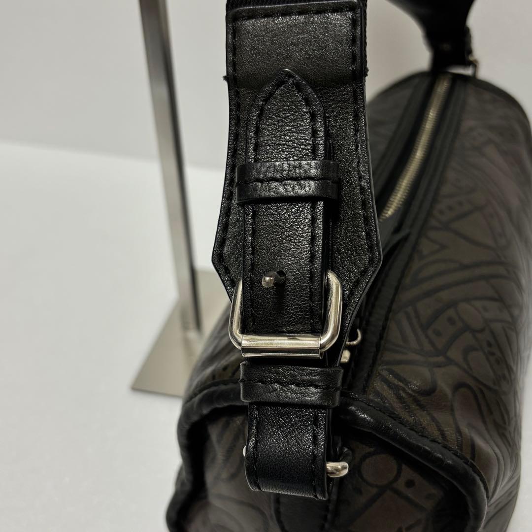 Vivienne Westwood　アーサー　レザーオーブ　ショルダー