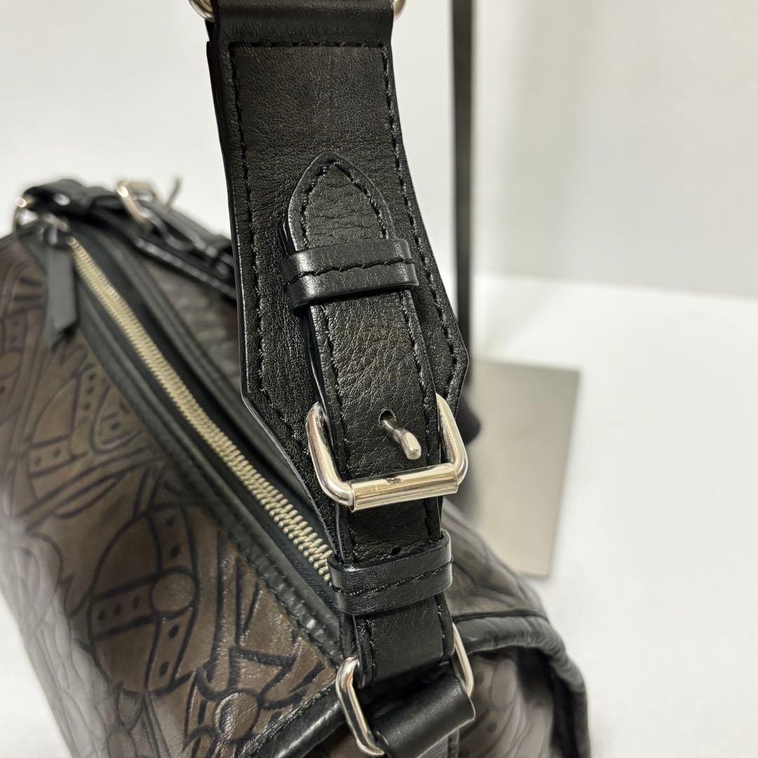 Vivienne Westwood　アーサー　レザーオーブ　ショルダー