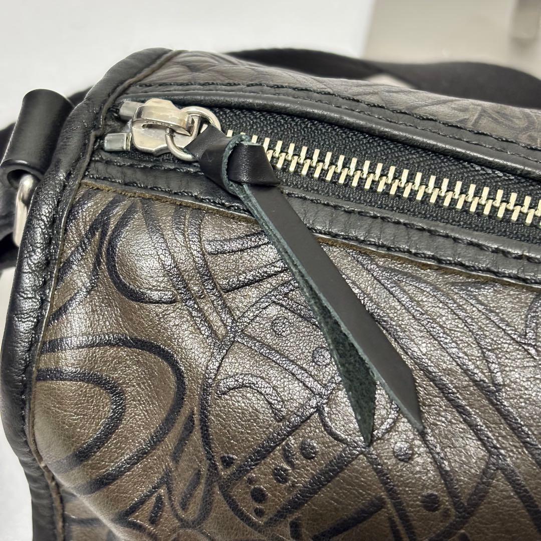 Vivienne Westwood　アーサー　レザーオーブ　ショルダー